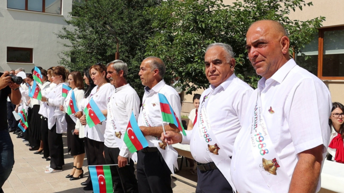 37 il sonra məzun oldular | FOTO