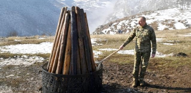 Cumhurbaşkanı Aliyev, Nevruz ateşini işgalden kurtarılan Şuşa'da yaktı